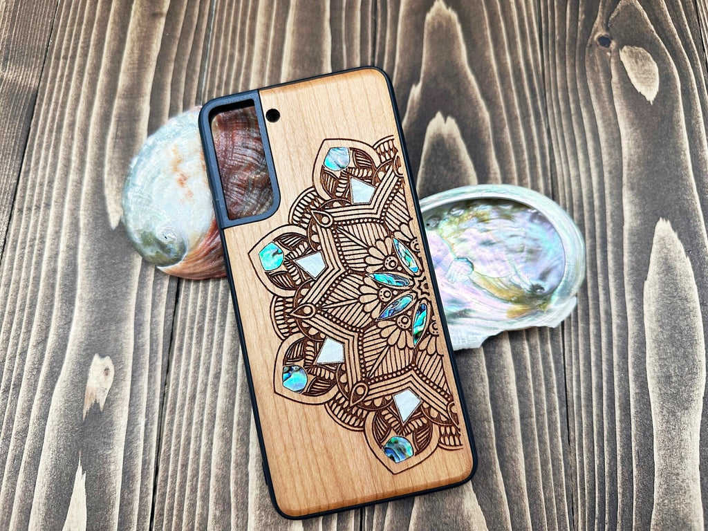 iPhone 15, 14, 13, 12, Pro Max case, Samsung Galaxy S24, S23, S23, S22 ultra Mandala design, personalized gift phone case