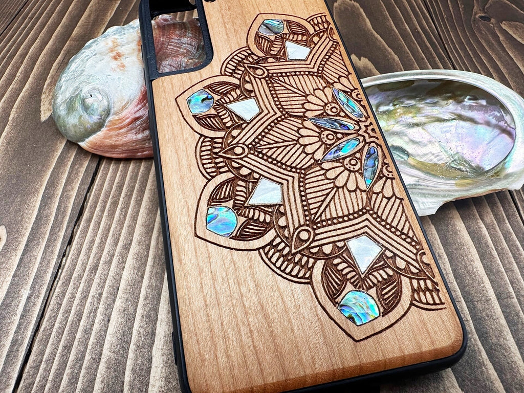 iPhone 16, 15, 14, 13, 12, Pro Max case, Samsung Galaxy S24, S23, S23, S22 ultra Mandala design, personalized gift phone case