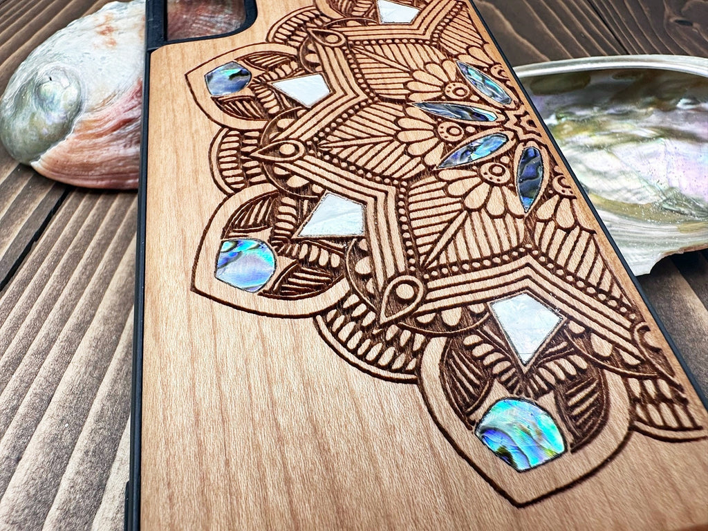 iPhone 16, 15, 14, 13, 12, Pro Max case, Samsung Galaxy S24, S23, S23, S22 ultra Mandala design, personalized gift phone case
